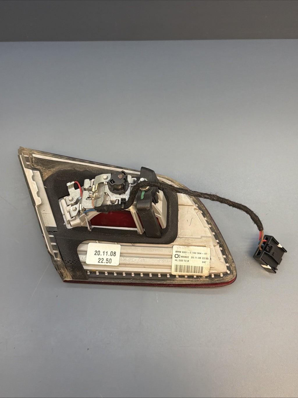 07-10 BMW E93 335 328 M3 Convertible Right Side Inner Trunk Lid Light 7162304