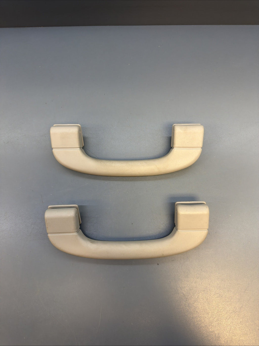 07-13 BMW 328 E92 Front Upper Interior Roof Grab Handle Gray Set of 2 7033659