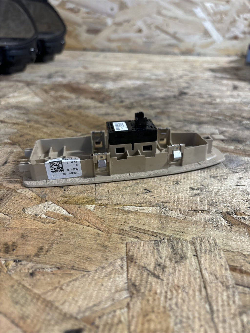 12-17 BMW F30 320 328 335 FRONT RIGHT DOOR WINDOW SWITCH W/ TRIM 7283836 OEM