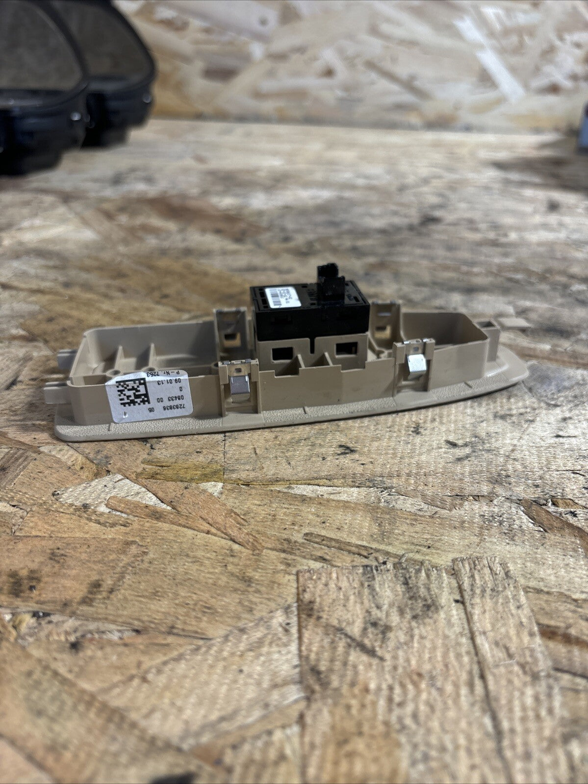 12-17 BMW F30 320 328 335 FRONT RIGHT DOOR WINDOW SWITCH W/ TRIM 7283836 OEM