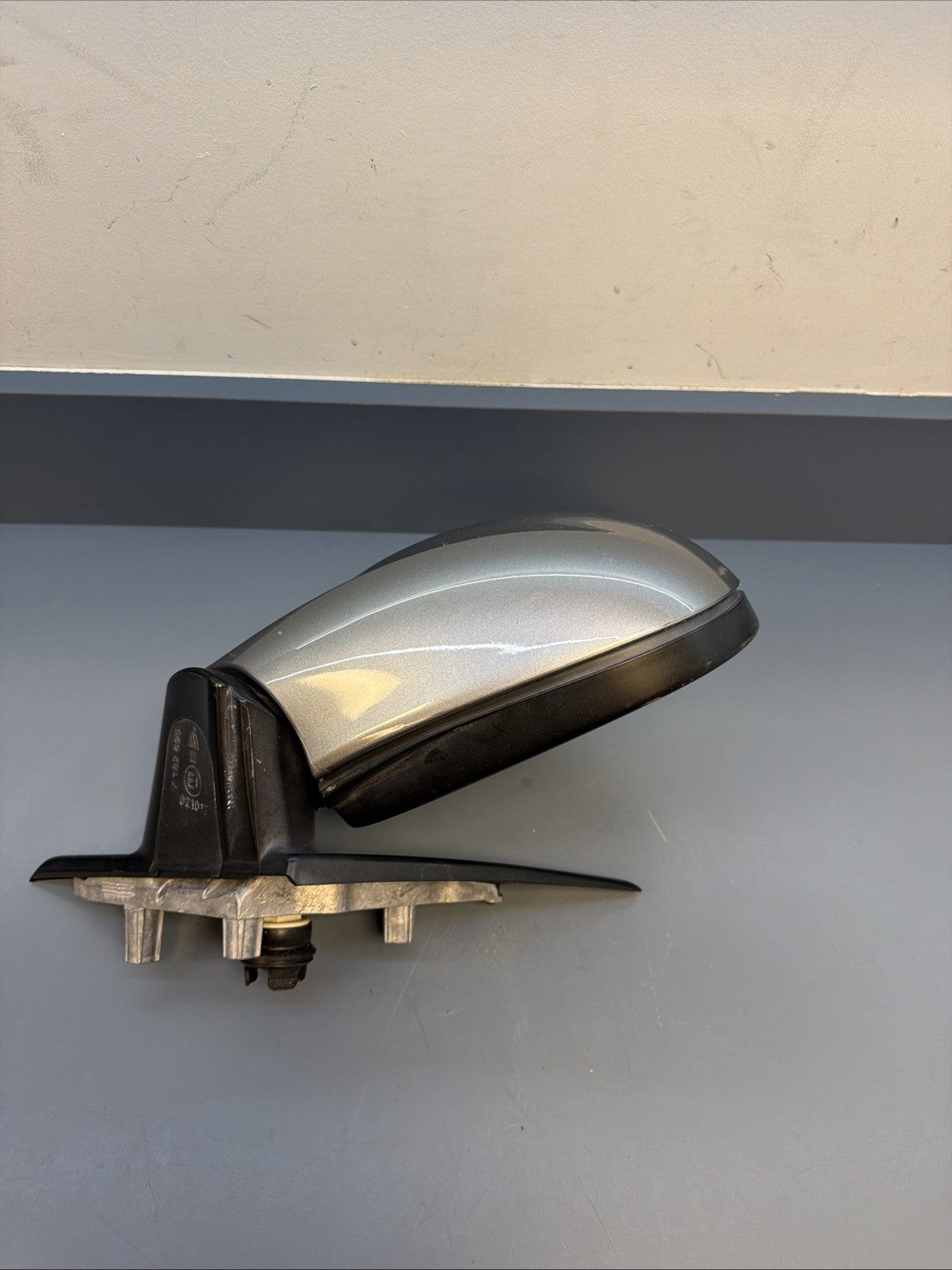 09-11 OEM BMW E90 E91 Sedan LCI Driver Side Mirror Assembly Heated 7182695 GREY