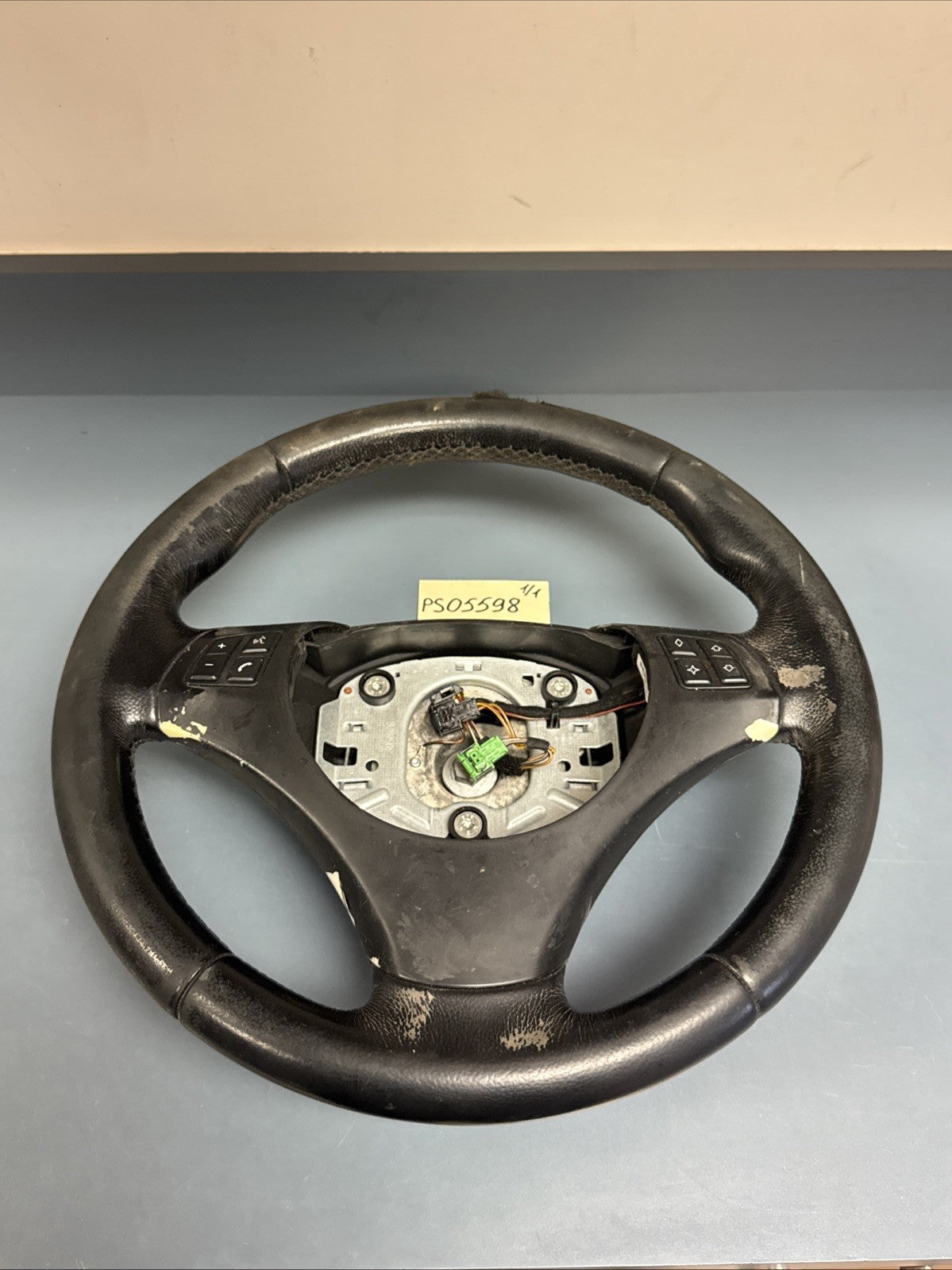 2006-2011 BMW E90 E92 E93 328i 330i 335i Sport Steering Wheel Leather *DEFEKT*