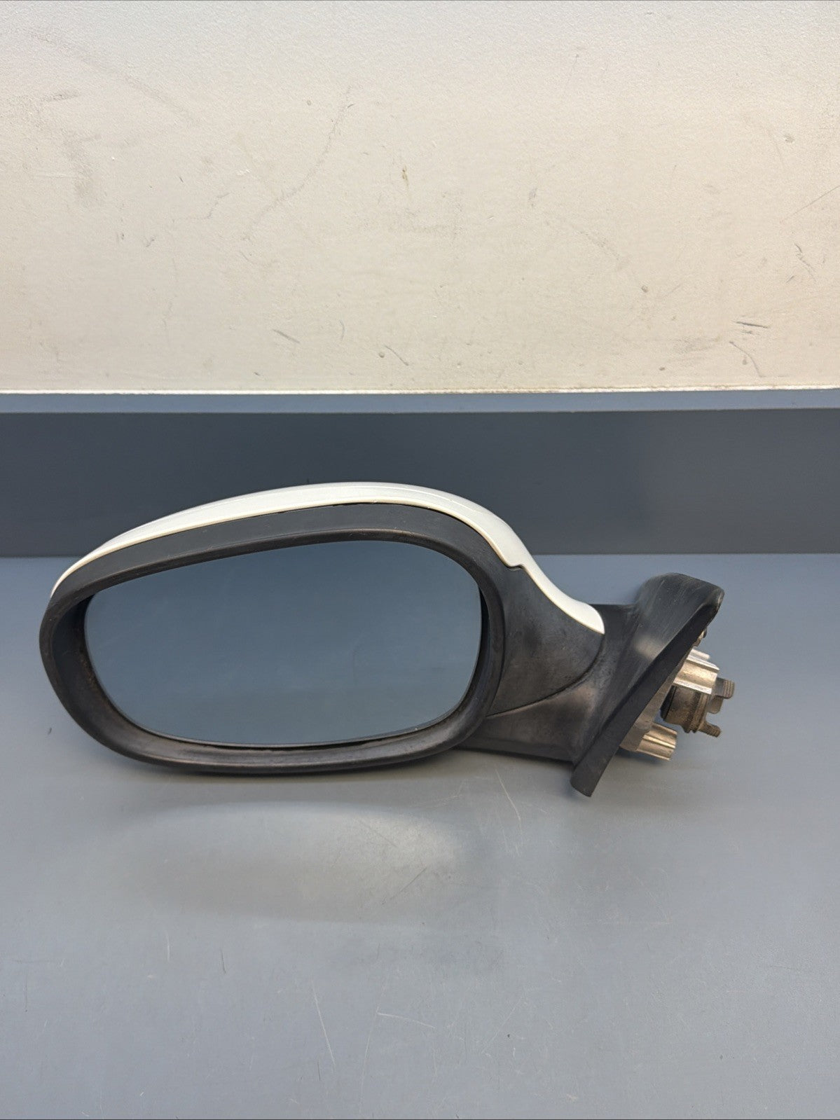 09-11 BMW E90 328i 335d Front Left Driver Side Mirror Assembly White7182695 OEM