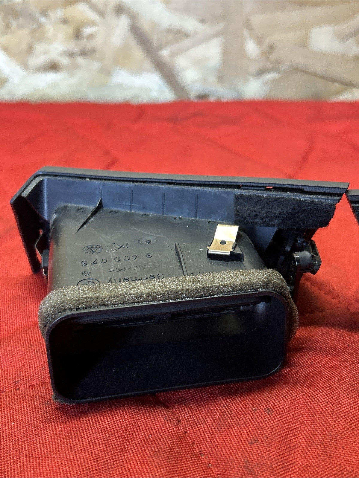 D 2003  BMW X3 E83 Front Right & Left Side Dashboard Air Vent 3400076