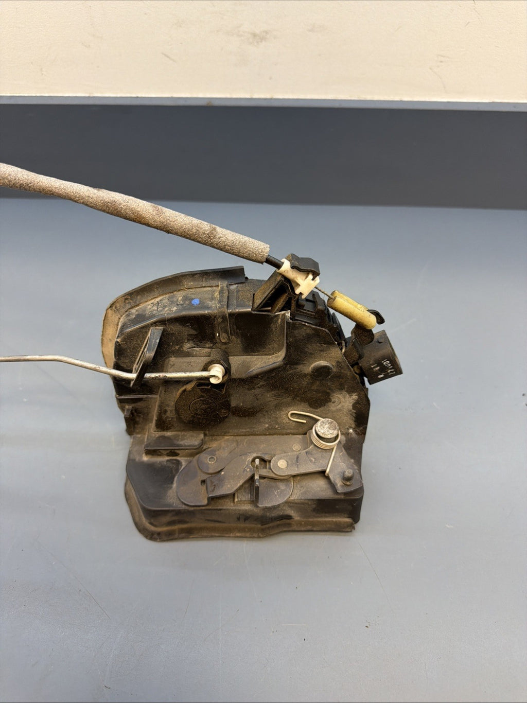 00-06 BMW X5 E53 OEM FRONT RIGHT DOOR LOCK LATCH ACTUATOR 8402540