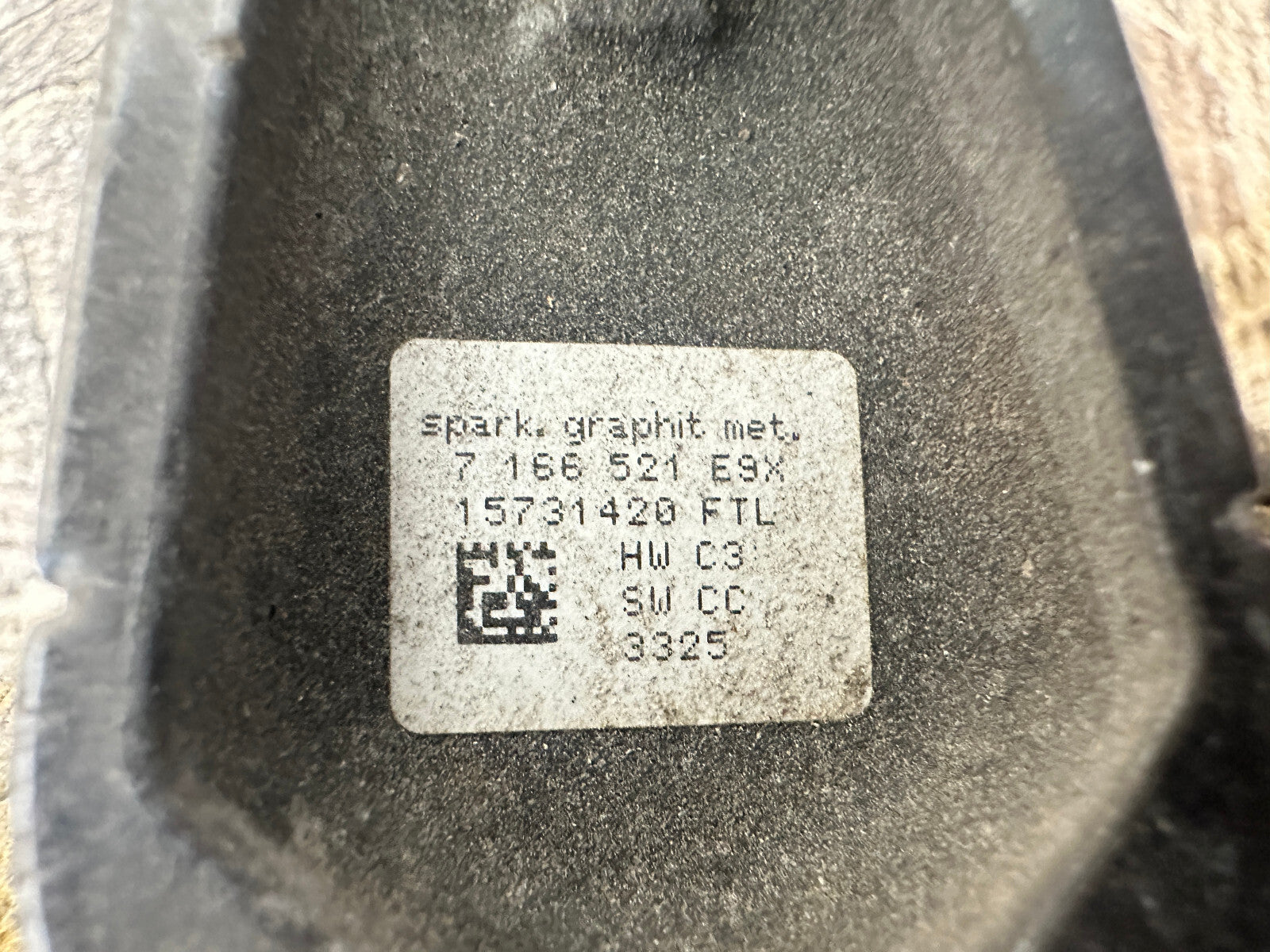 BMW 04-13 E90 3 SERIES X5 X6 FRONT DRIVER DOOR HANDEL DARK GRAY OEM 7166521