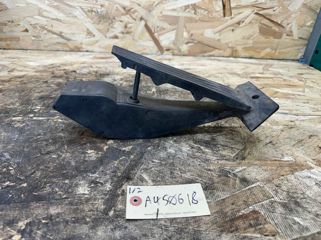 BMW 2006-2012 E90 ACCELRATION GAS THROTTLE PEDAL OEM 6786285