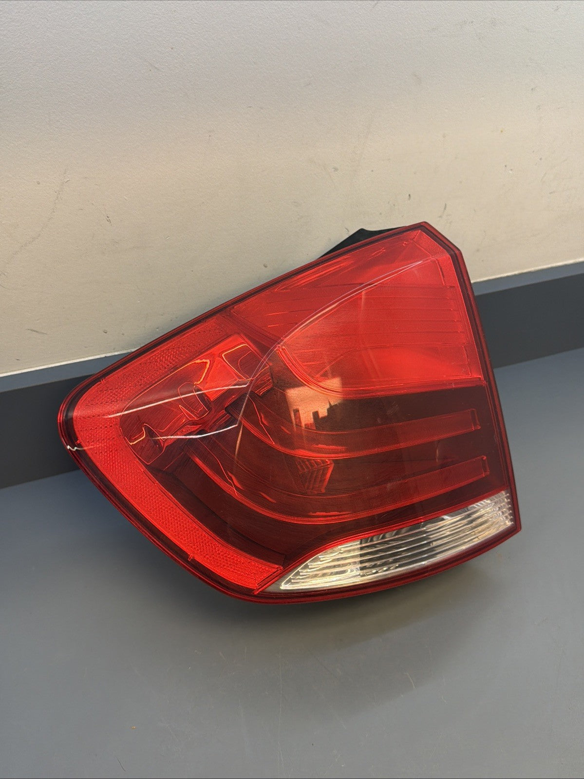 OEM 2012-2015 BMW X1 LH REAR LEFT DRIVERS TAIL LIGHT ASSEMBLY 2990111