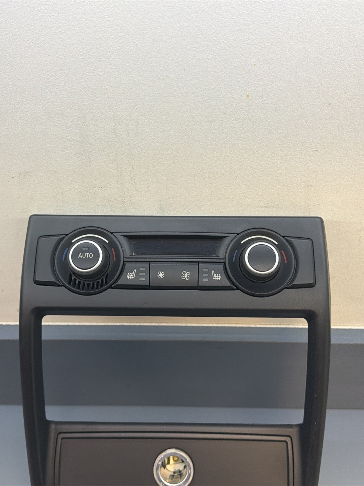 2007 - 2013 BMW E70 X5 CENTER CONSOLE REAR CLIMATE CONTROL with TRIM OEM 9215515
