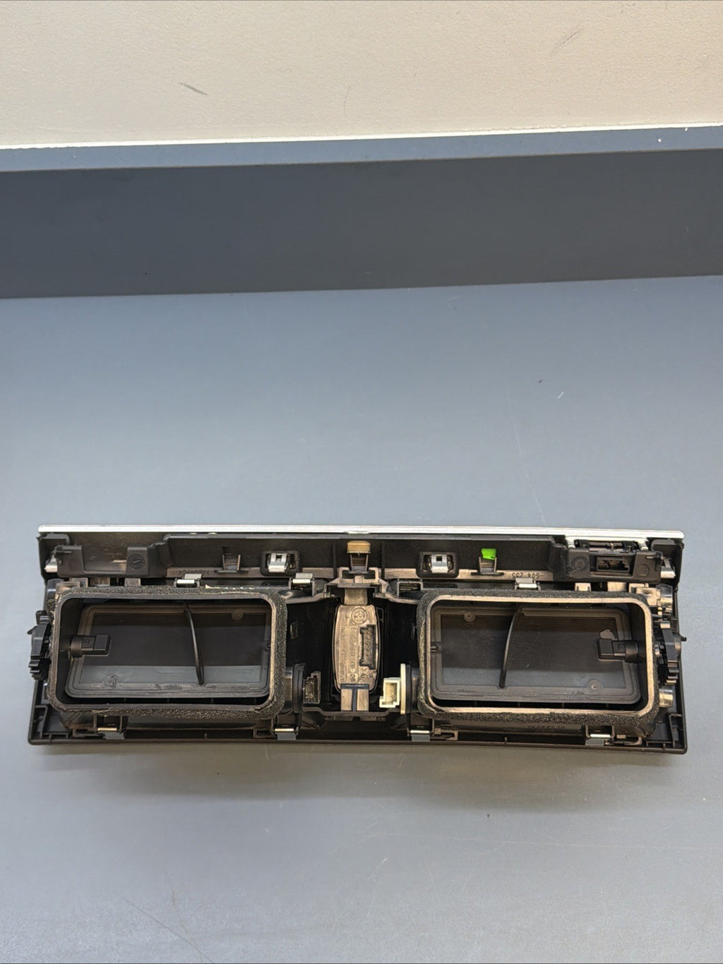 2007 -2013 BMW E70 X5 OEM FRONT DASH DASHBOARD AIR VENT GRILLE CENTER 9210705
