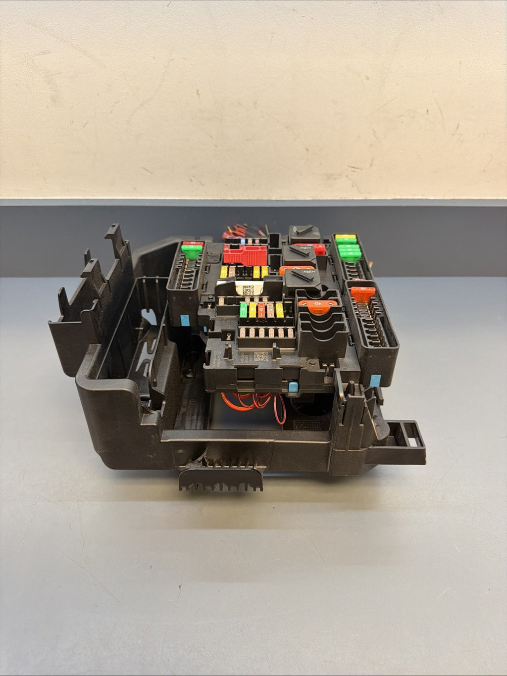 BMW F39 F44 F48 2 Series X1 X2 Power Distribution Junction Fuse Box 9270356