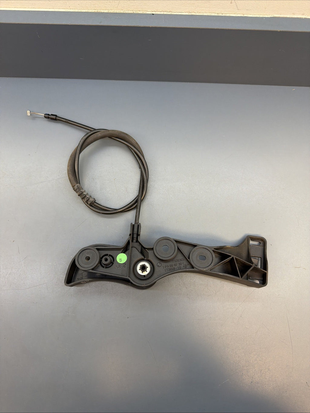 12-22 BMW F30 328i 430i 228i FRONT HOOD SEFETY LOCK LATCH OPEN HANDLE 7326365