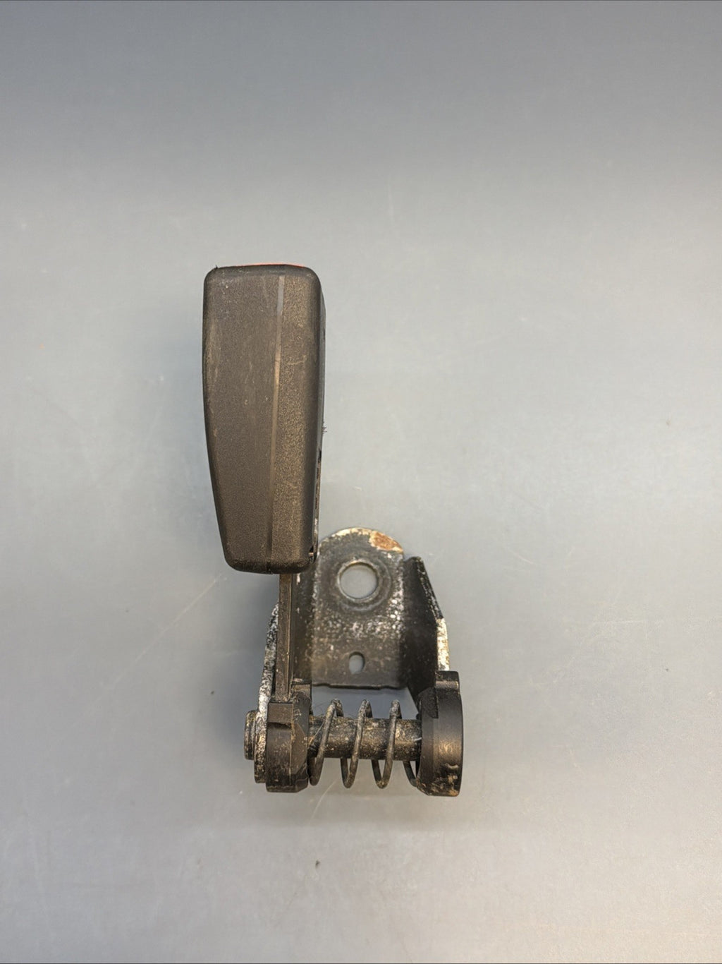 97-03 OEM BMW E39 E38 525 530 M5 Rear Left Driver Side Seat Belt Buckle 8176515