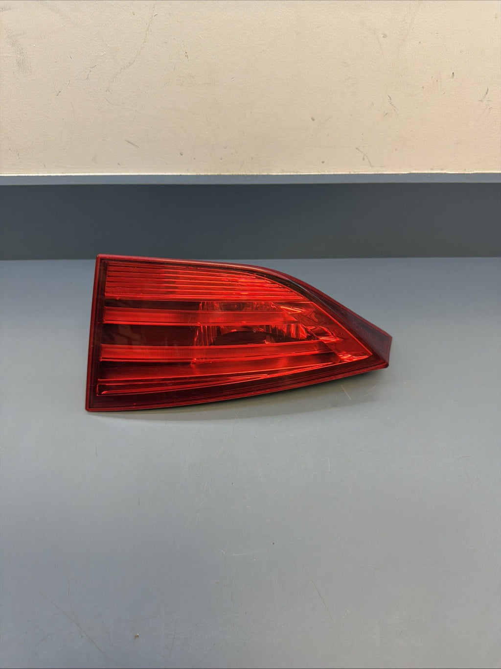 2012-2015 BMW E84 X1 REAR RIGHT INNER TAIL LIGHT ASSEMBLY OEM 2990114