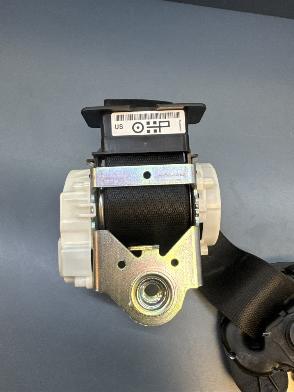 2006-2011 BMW 328i 335i E90 Left Front Seat Belt 72119117219 OEM Used