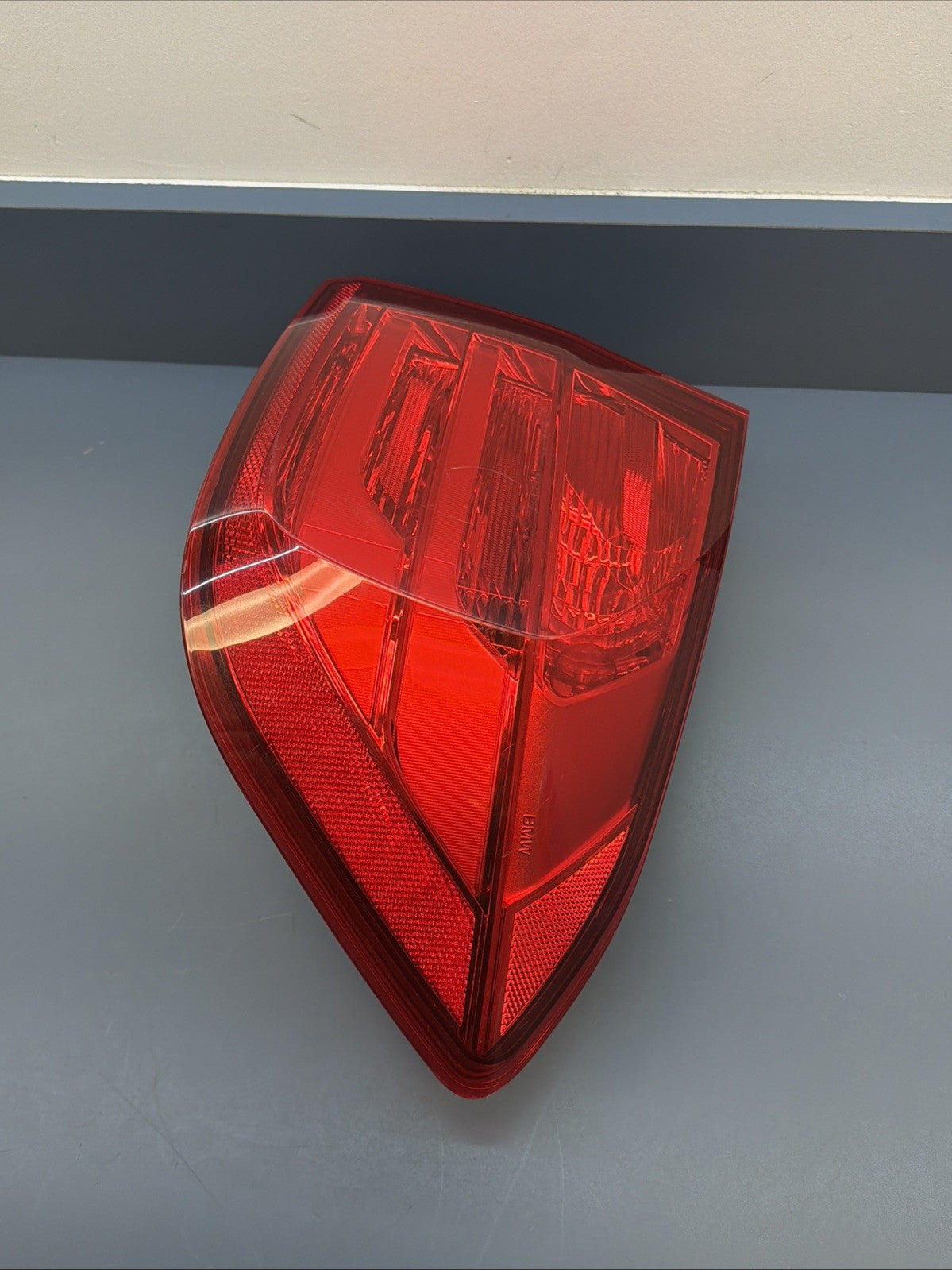 2011-2015 BMW 328IX F30 REAR RIGHT SIDE OUTER TAILLIGHT LIGHT LAMP 7372786 OEM
