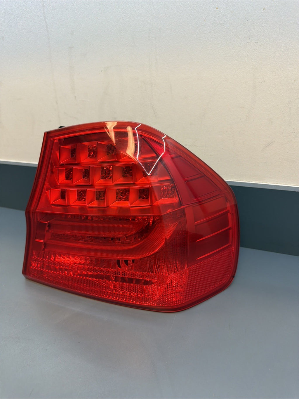 09-11 BMW E90 335i 328i Rear Right Passenger Side Outer Tail Light 4871736 OEM