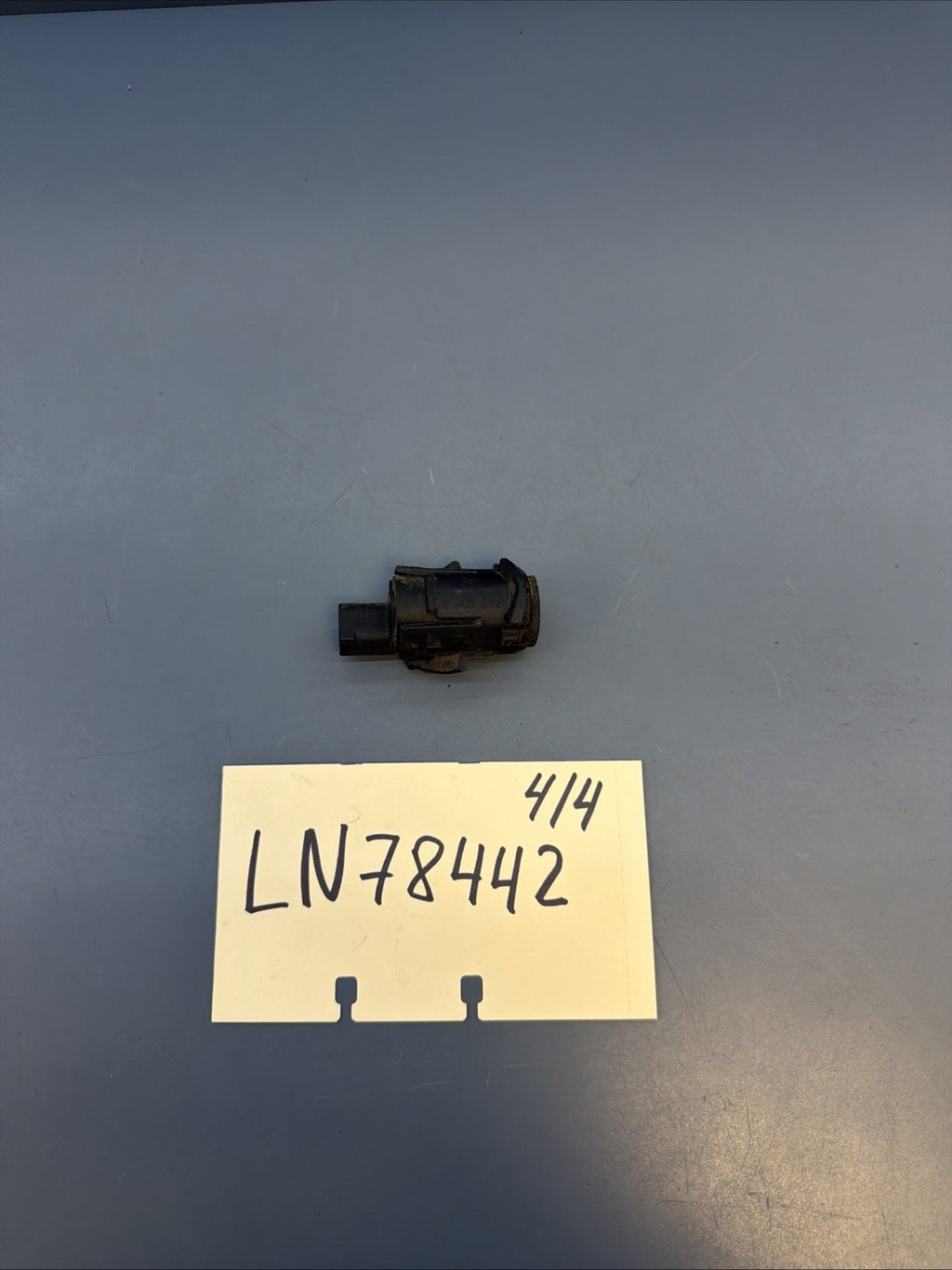 BMW X5 E53 Rear Right Bumper PDC Sensor w/ Bracket 8408392