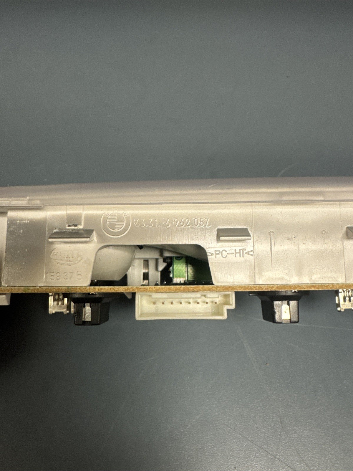 04-10 BMW 5 SERIES OEM FRONT UPPER OVERHEAD READING DOME LIGHT LAMP 6962057