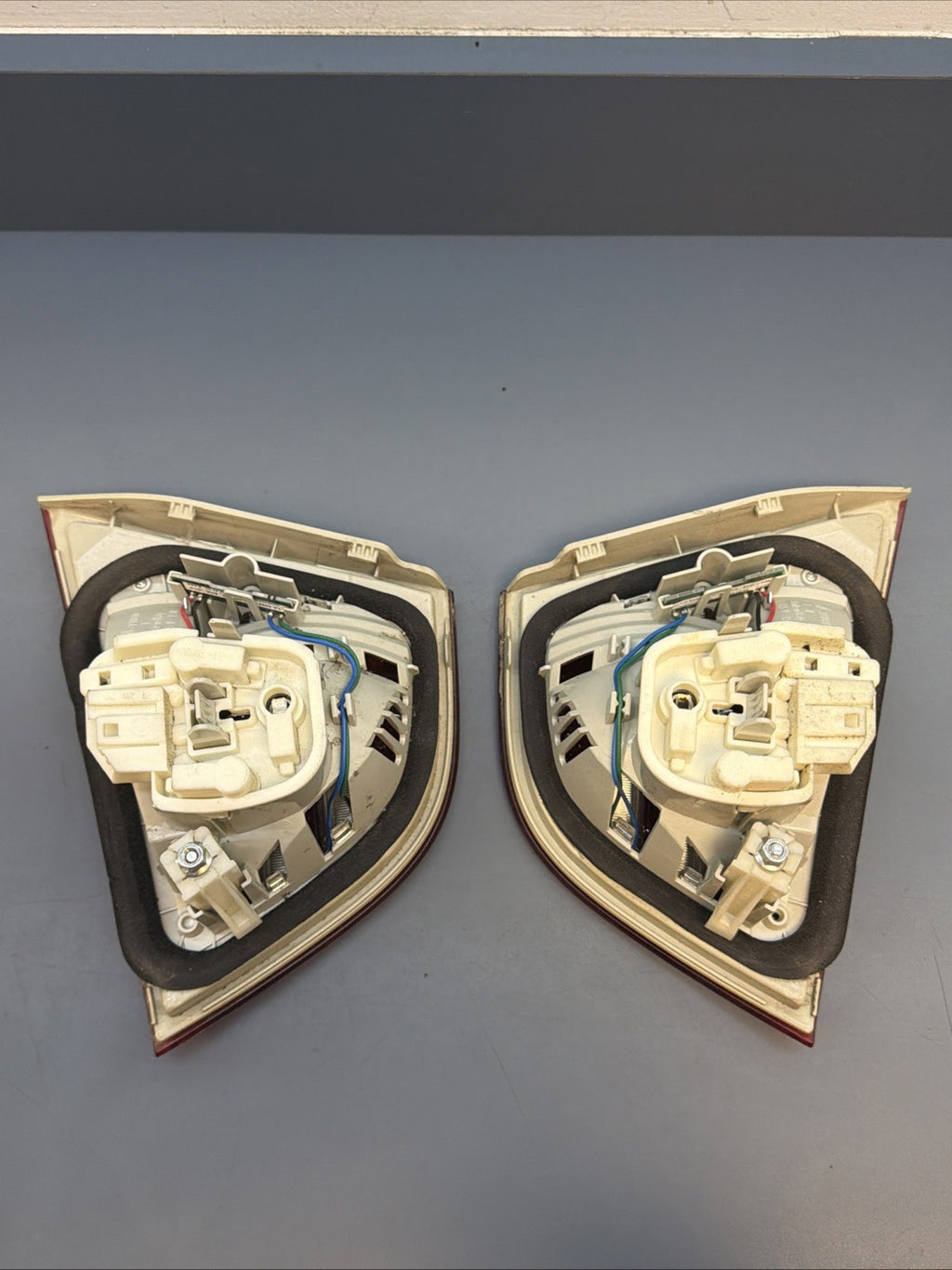 09-11 BMW E90 SEDAN LCI Rear Left Right Inner Tail Light Set OEM 7154155 7154156