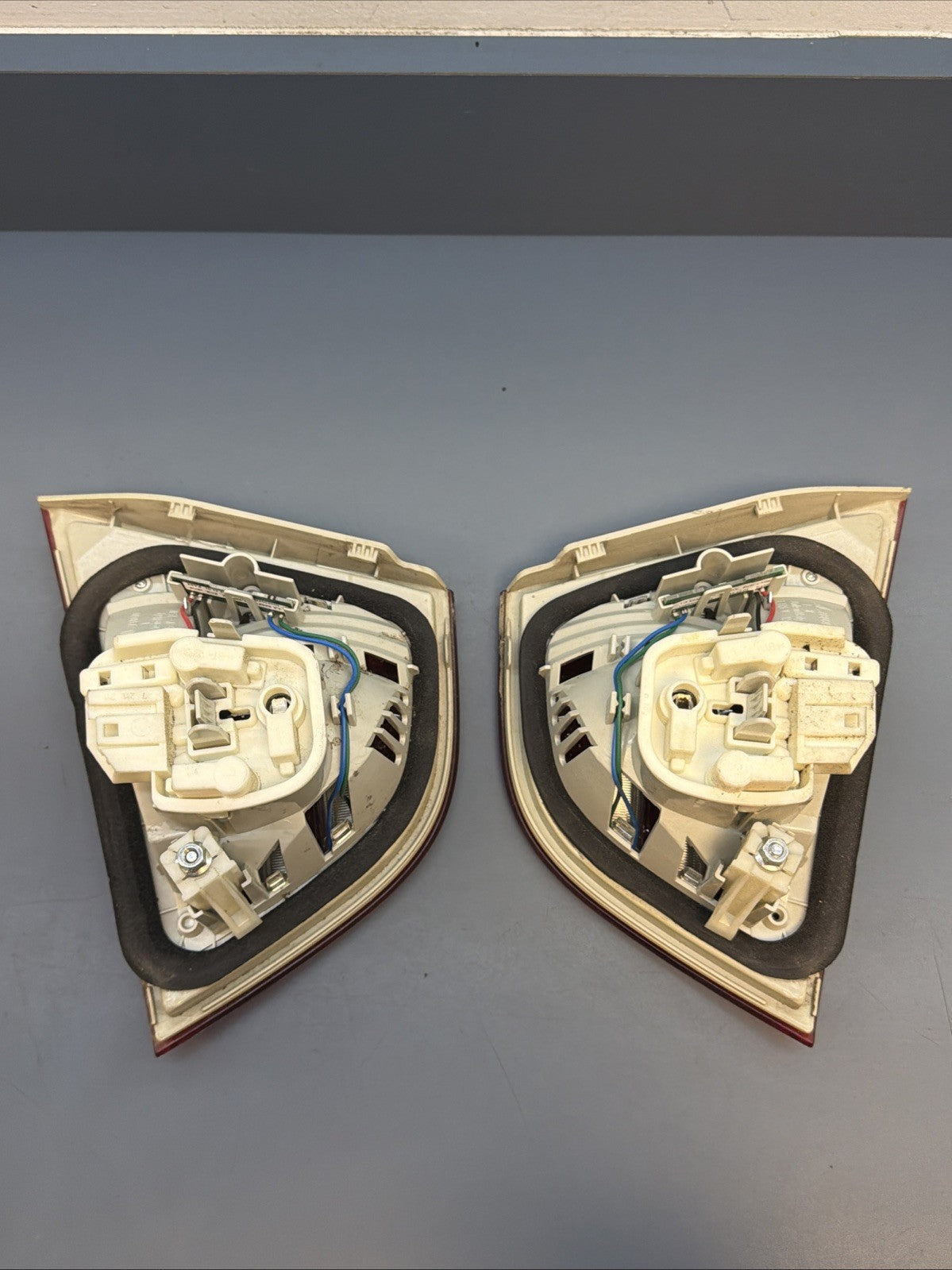 09-11 BMW E90 SEDAN LCI Rear Left Right Inner Tail Light Set OEM 7154155 7154156