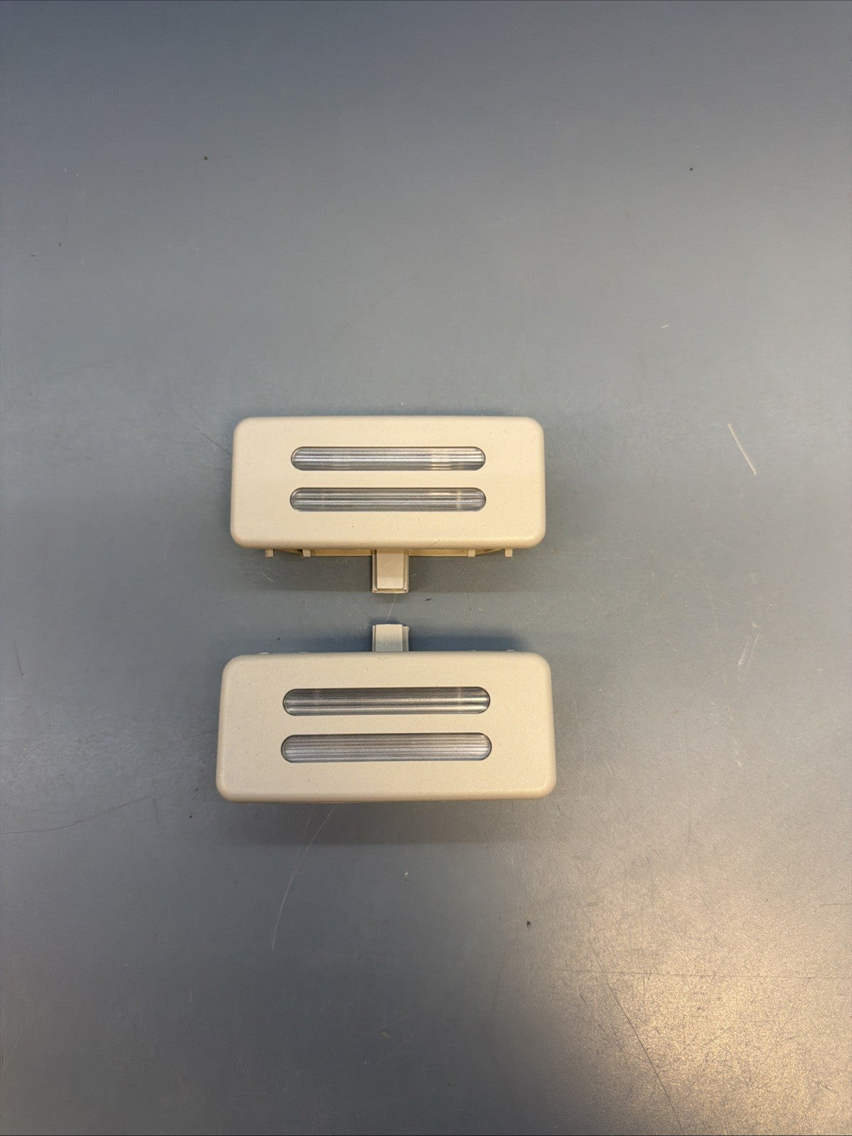 2005-2011 BMW E90 E91 E92 325i 328i Roof Lights Pair Vanity Lights 6962011 GRAY