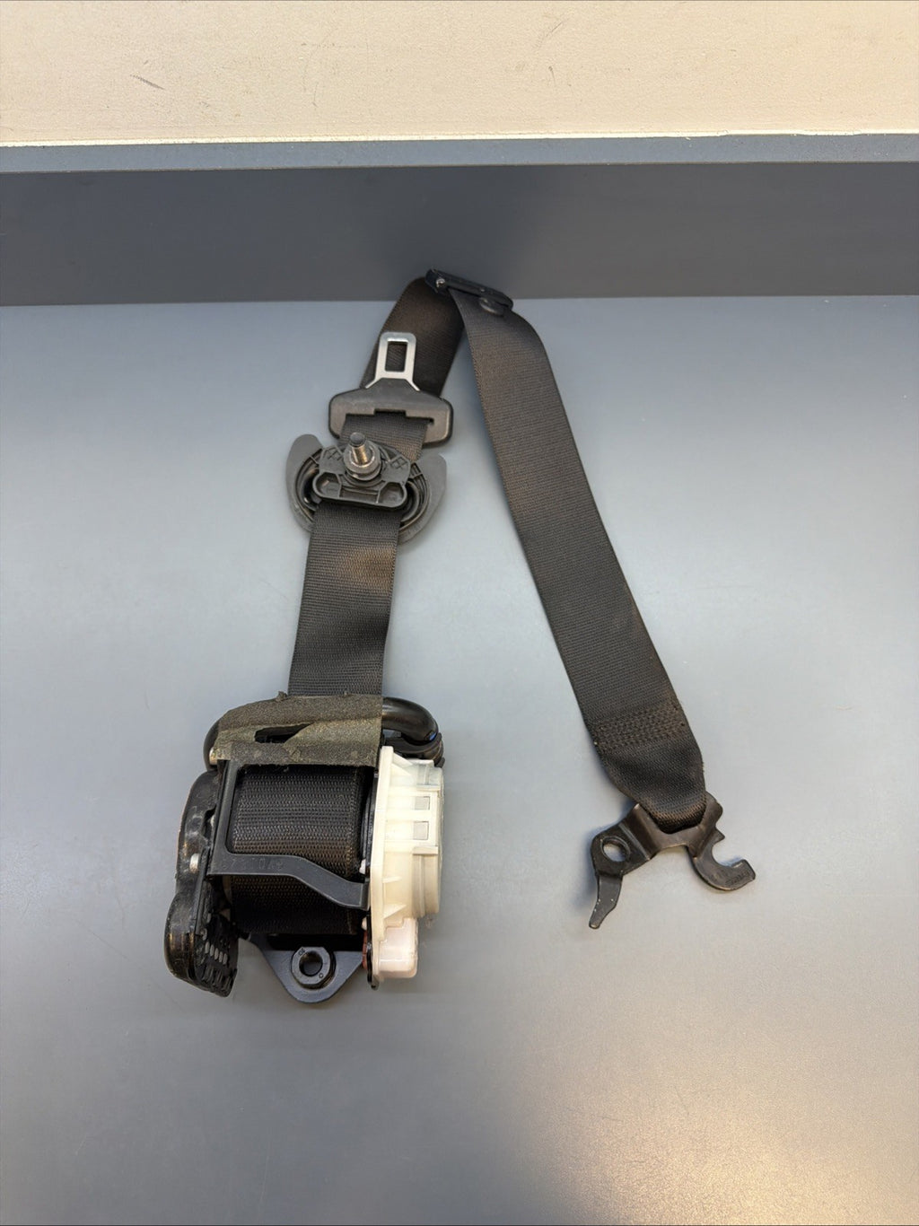 2011 - 2017 BMW X3 Front Seat Belt Bucket Passenger Buckle S2736725001 OEM