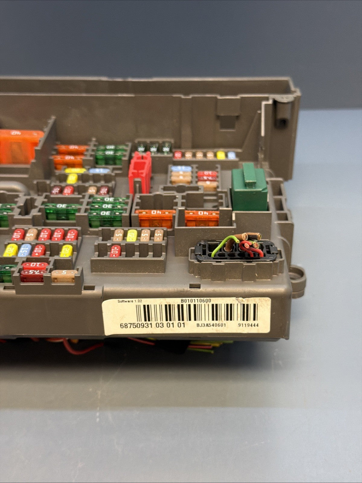 BMW 1 3 X1 Series E90 E91 E84 E87 Fuse Box Front Power Distribution 9119444