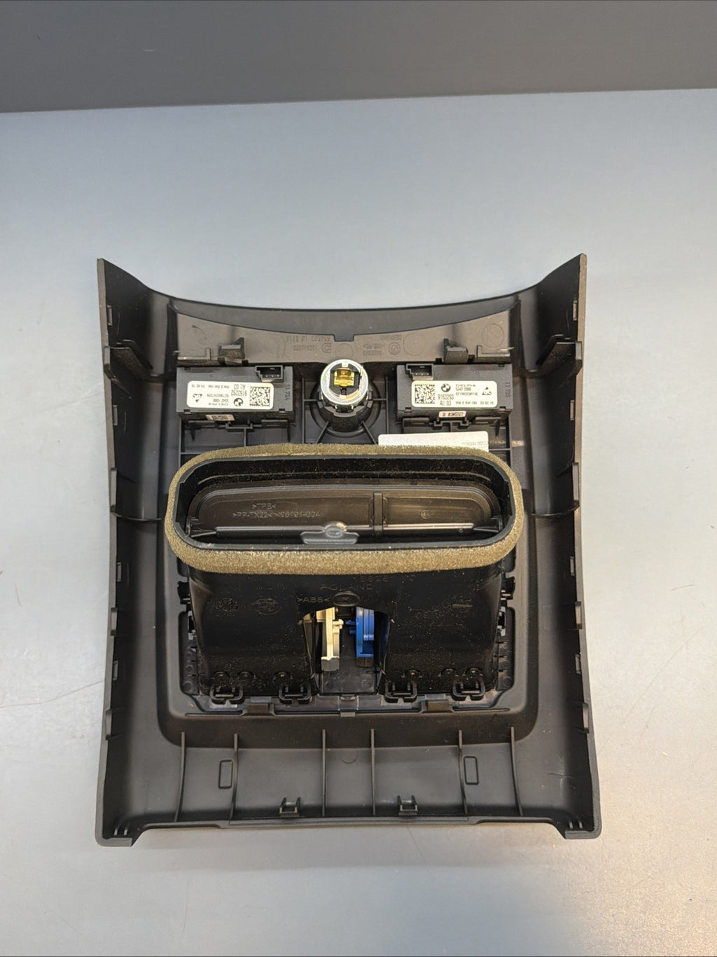 2012-2018 BMW F30/32 REAR CENTER CONSOLE BACK COVER PANEL W/AIR VENT 64229207330