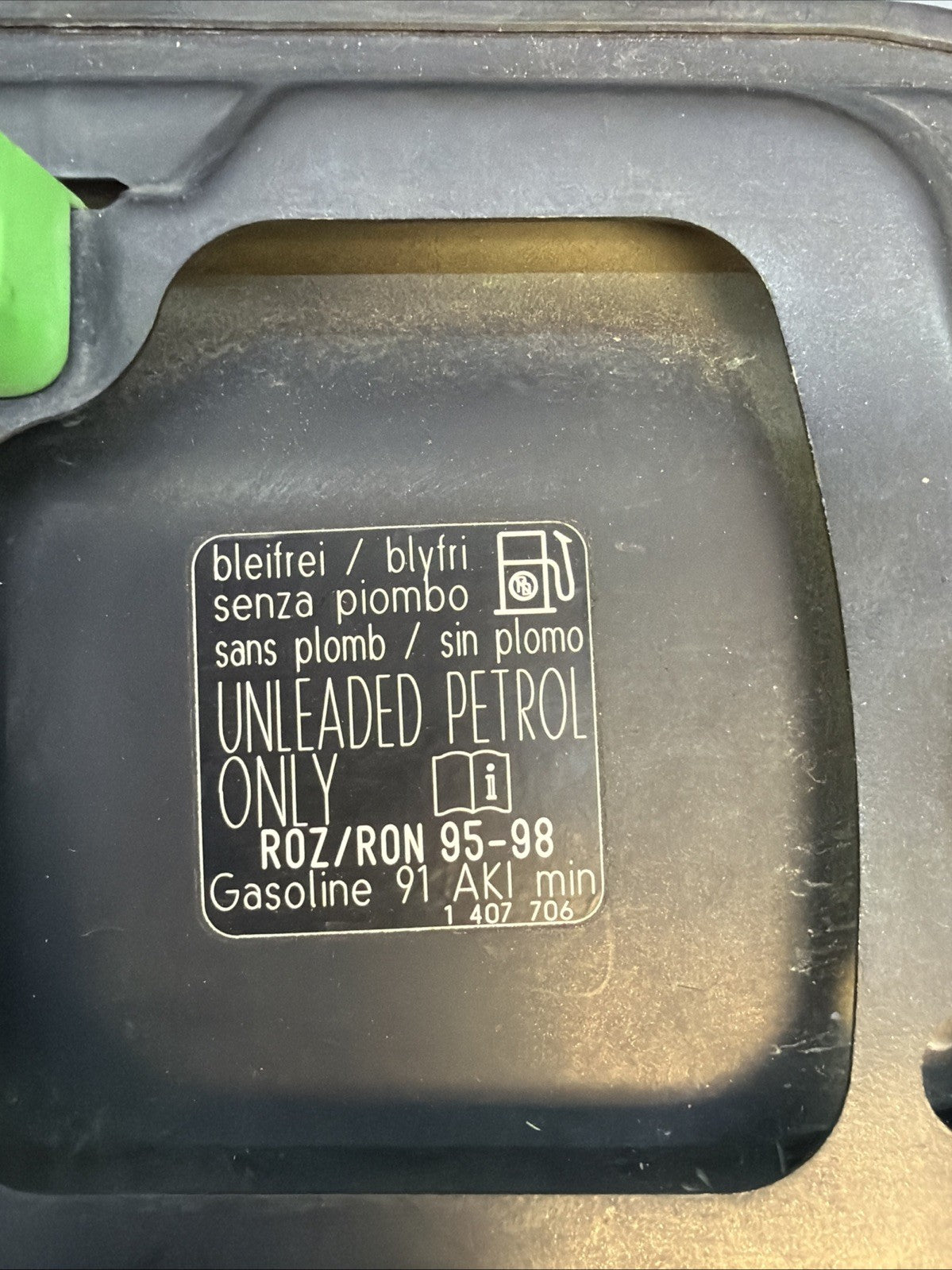 01-06 BMW E53 X5 Fuel Gas Door Lid BLACK 1407706