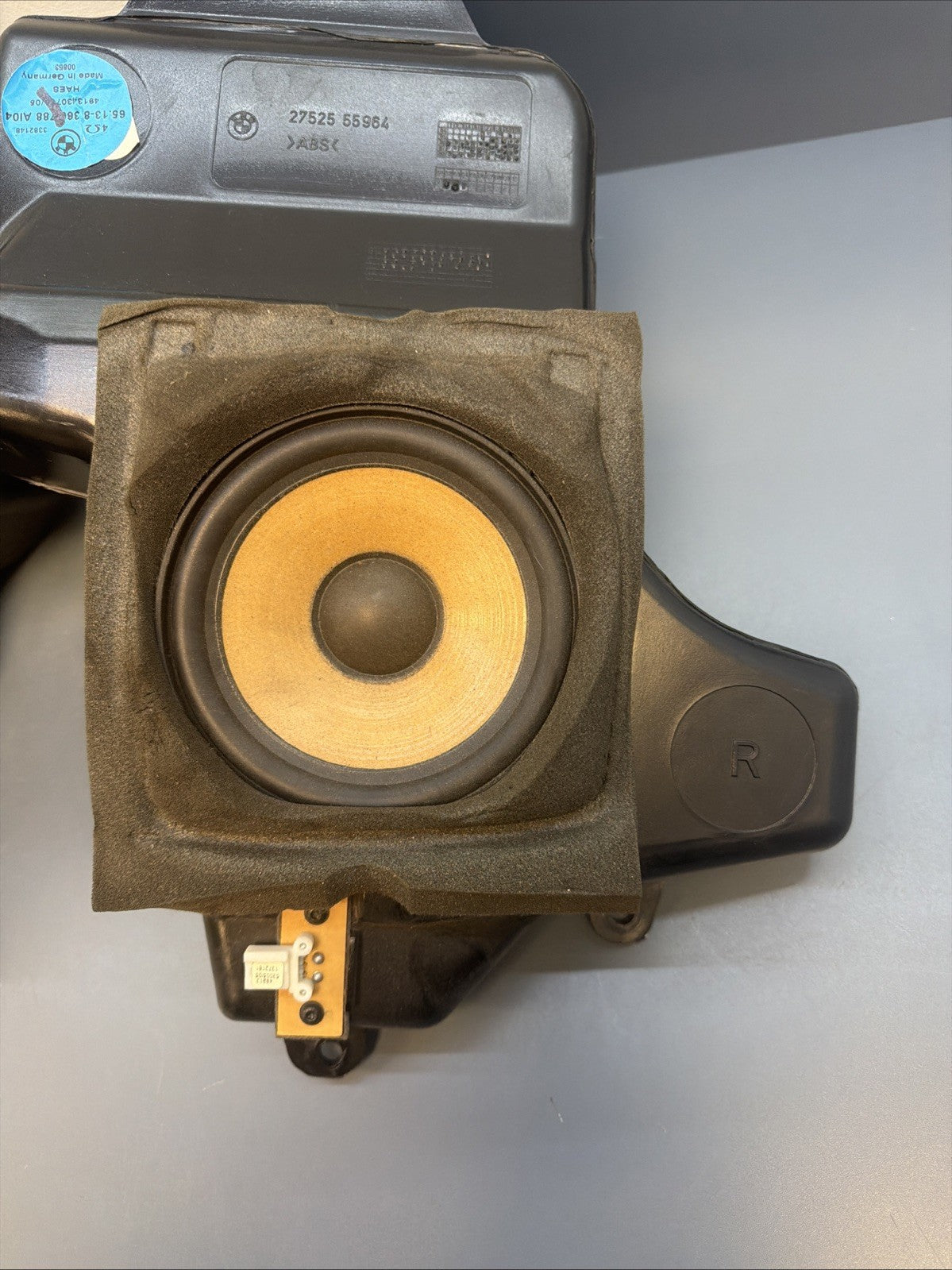 OEM BMW E39 Rear Parcel Shelf Speakers Enclosed 525 528 530 Pair 2752555964/63