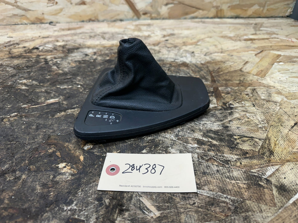 BMW 2006-2013 E90 3 SERIES AT SHIFT BOOT BLACK W SHIFT KNOB OEM 7155643