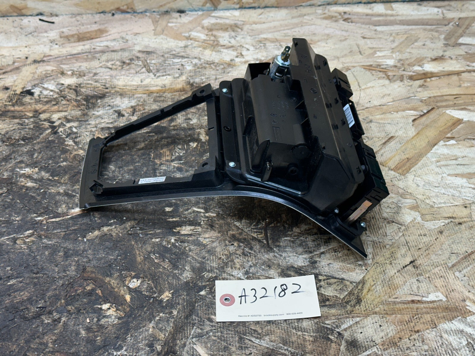 BMW 03-10 E83 X3 CENTER CONSOLE TRIM SILVER W/ ASHTRAY DOOR WONT CLOSE 3411706