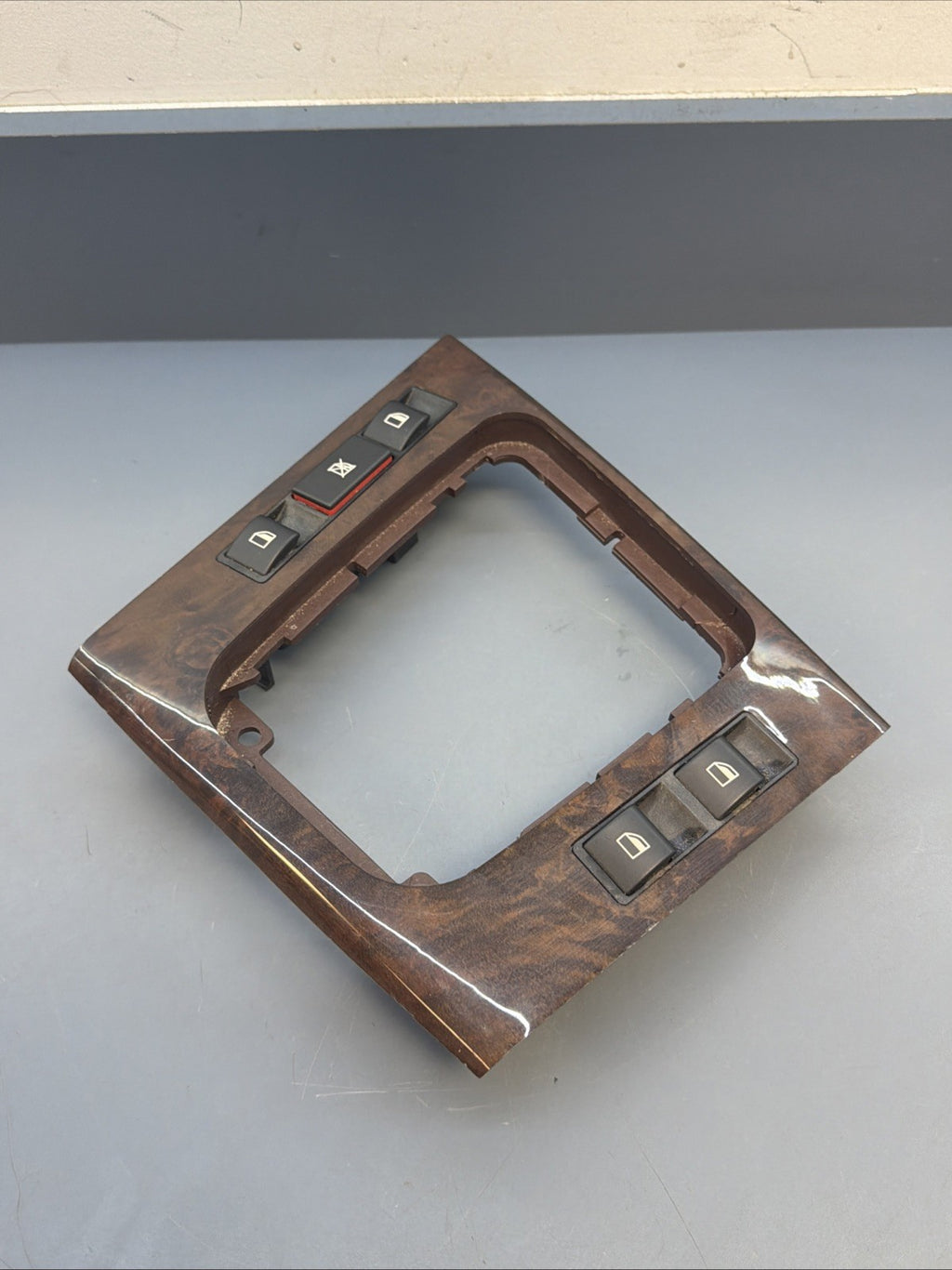 99-06 BMW E46 3-SERIES SEDAN SHIFTER BEZEL SURROUND WOOD GRAIN TRIM 8209456