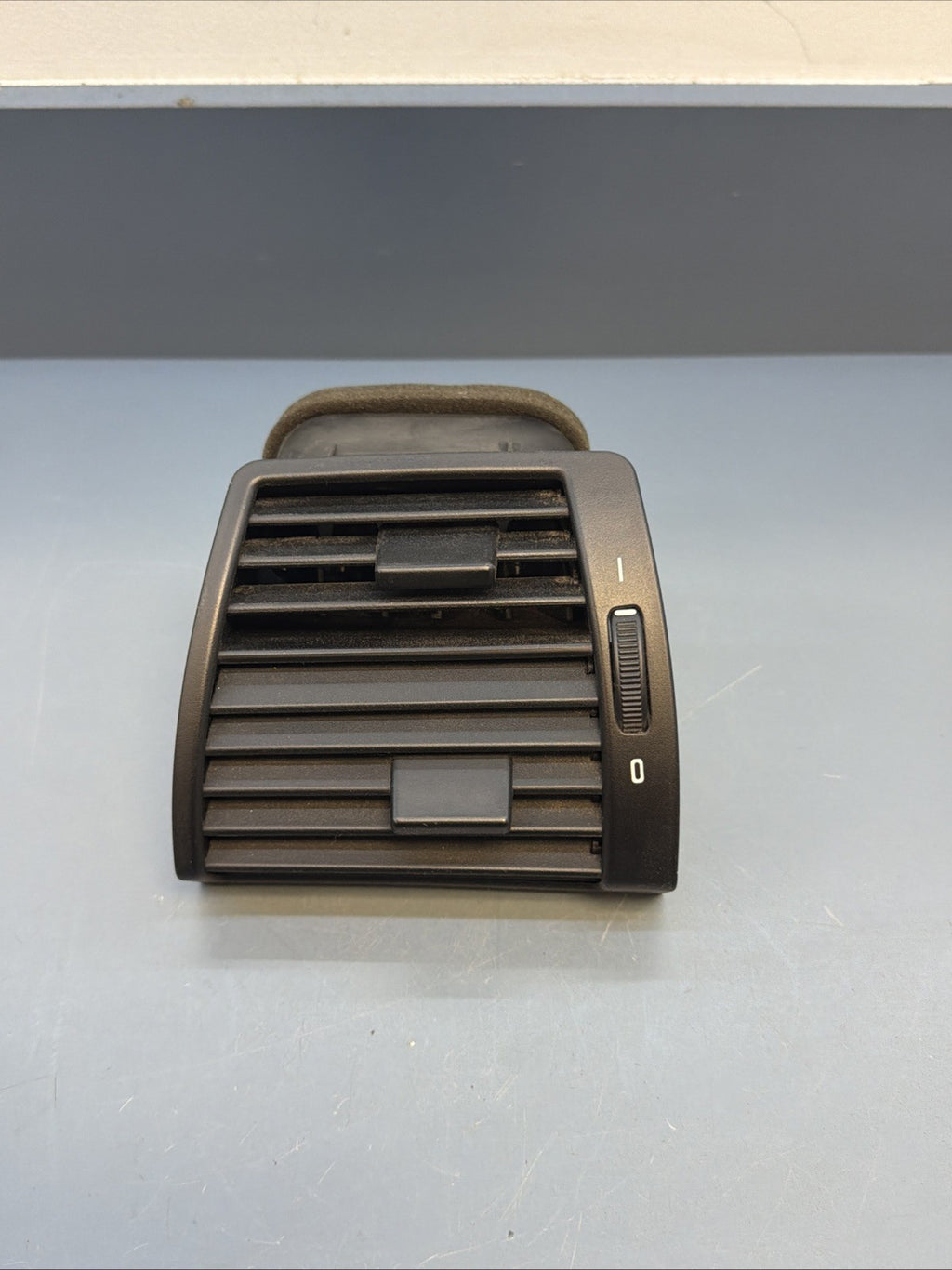 BMW E53 X5 LEFT FRONT FRESH AIR GRILLE DASHBOARD VENT CONDITIONING HEAT 8402215