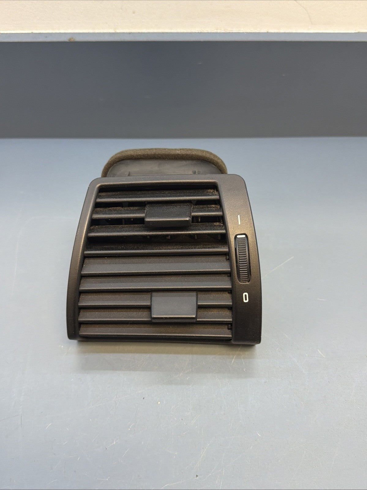 BMW E53 X5 LEFT FRONT FRESH AIR GRILLE DASHBOARD VENT CONDITIONING HEAT 8402215