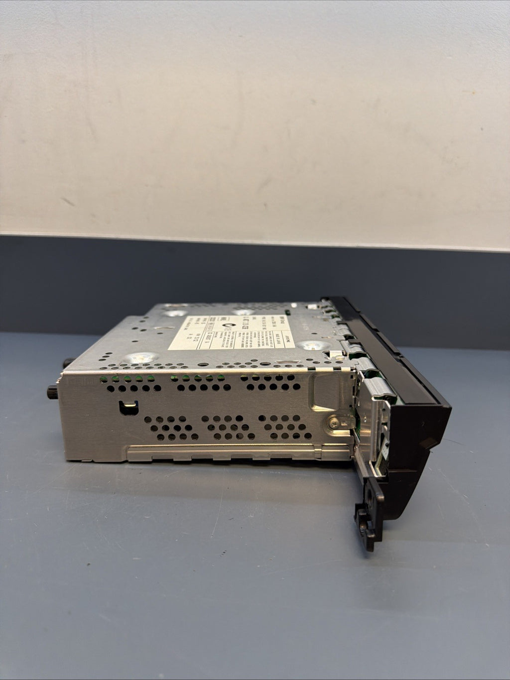 BMW 97-06 E46 3 SERIES BUSINESS CD AM/FM RADIO PLAYER OEM 6921963