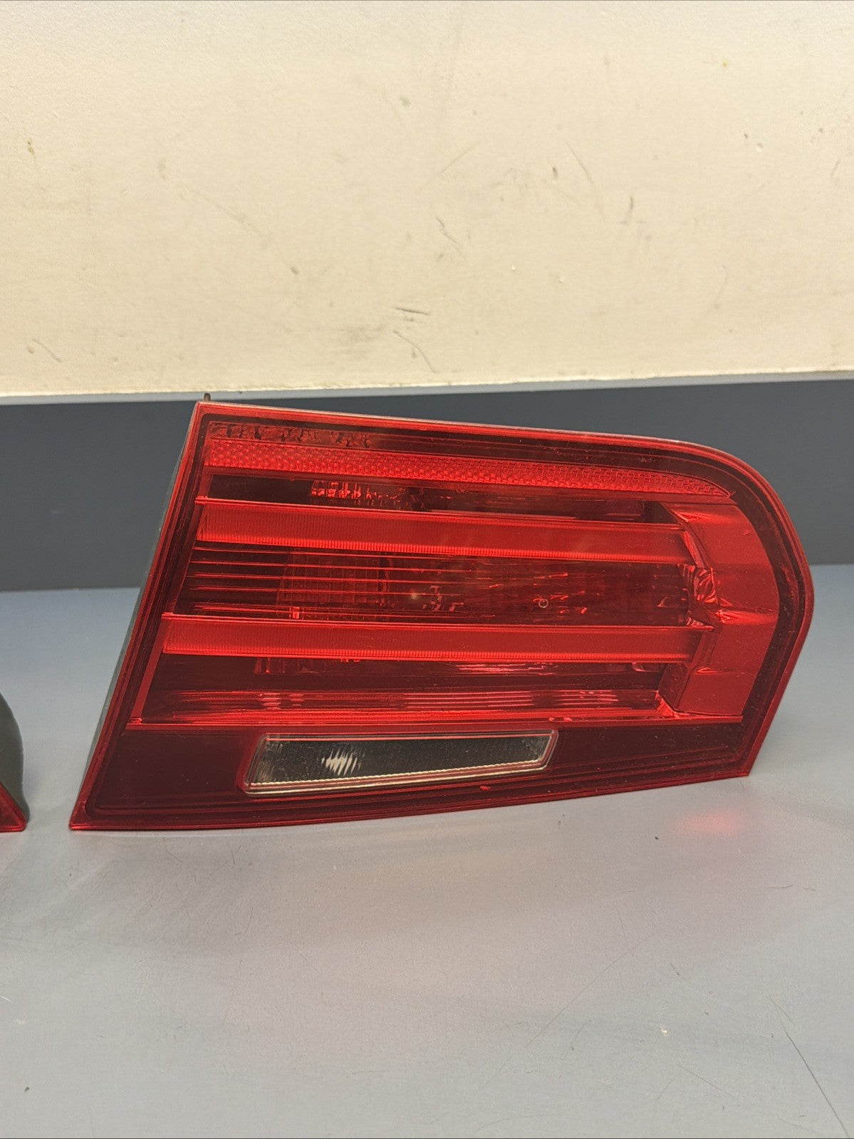 12-2015 BMW F30 3-SERIES REAR INNER LEFT & RIGHT TAIL LIGHT SET 7259915 7259916