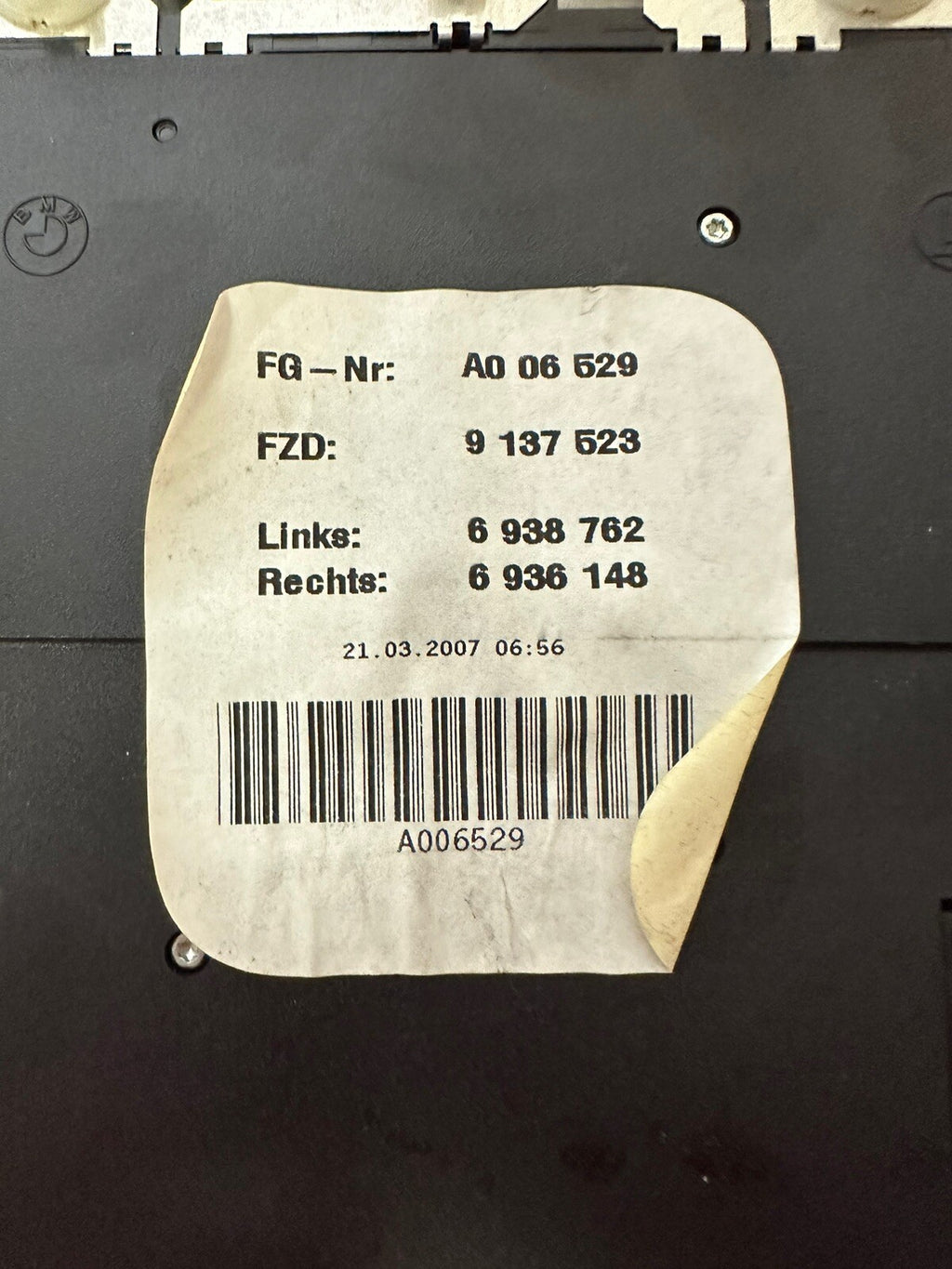 06-08 BMW E90 CENTER OVERHEAD DOME LIGHT CONTROL SWITCH GRAY OEM 9137523