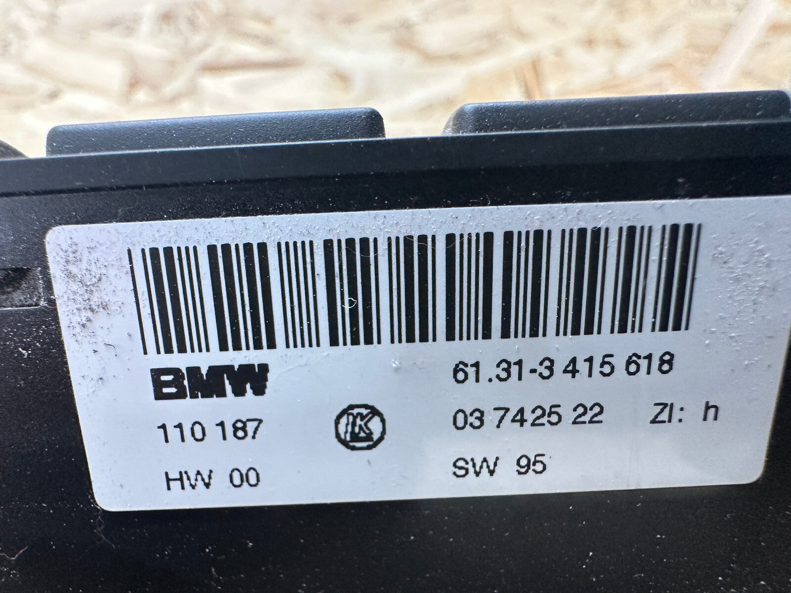 BMW 03-10 X3 CENTER CONSOLE HEATED SEATS TPS DSC HILL DESCENT SWITCHES 3415618
