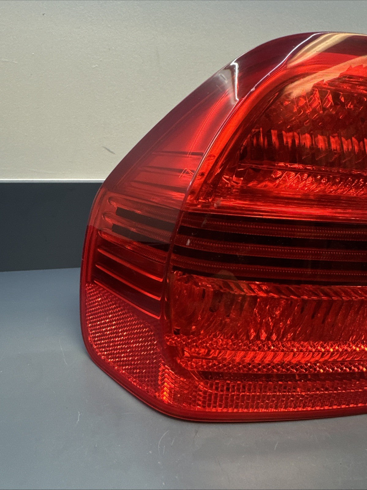 06-08 BMW E90 328i 335i Sedan Left Rear Tail Light Lamp 7161955 OEM