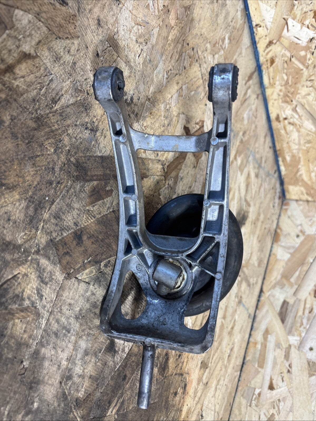 Genuine BMW X3 E83 X3 2.5i 3.0i SAV Shifting Arm 25113412434