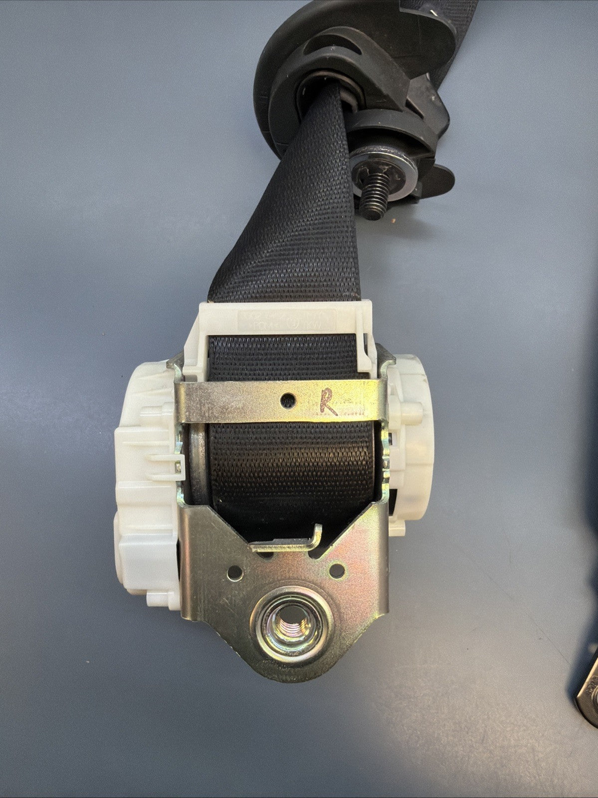 2004 - 2010 BMW X3 E83 Right Front Seat Belt Retractor 34003072B OEM
