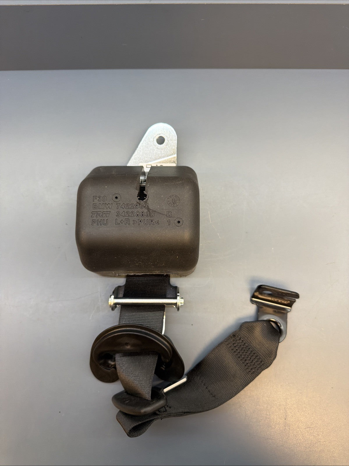 2018 - 2023 BMW X2 F39 REAR RIGHT SIDE SEAT BELT SEATBELT RETRACTOR OEM 7422967
