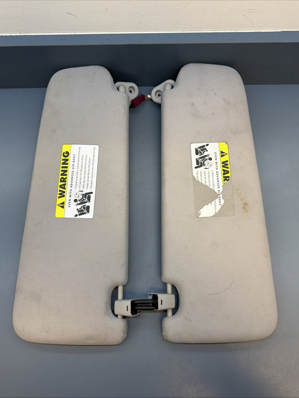 BMW E90 Sun Visor Set OEM – Driver & Passenger Gray 6957369 6957370 CLOTH