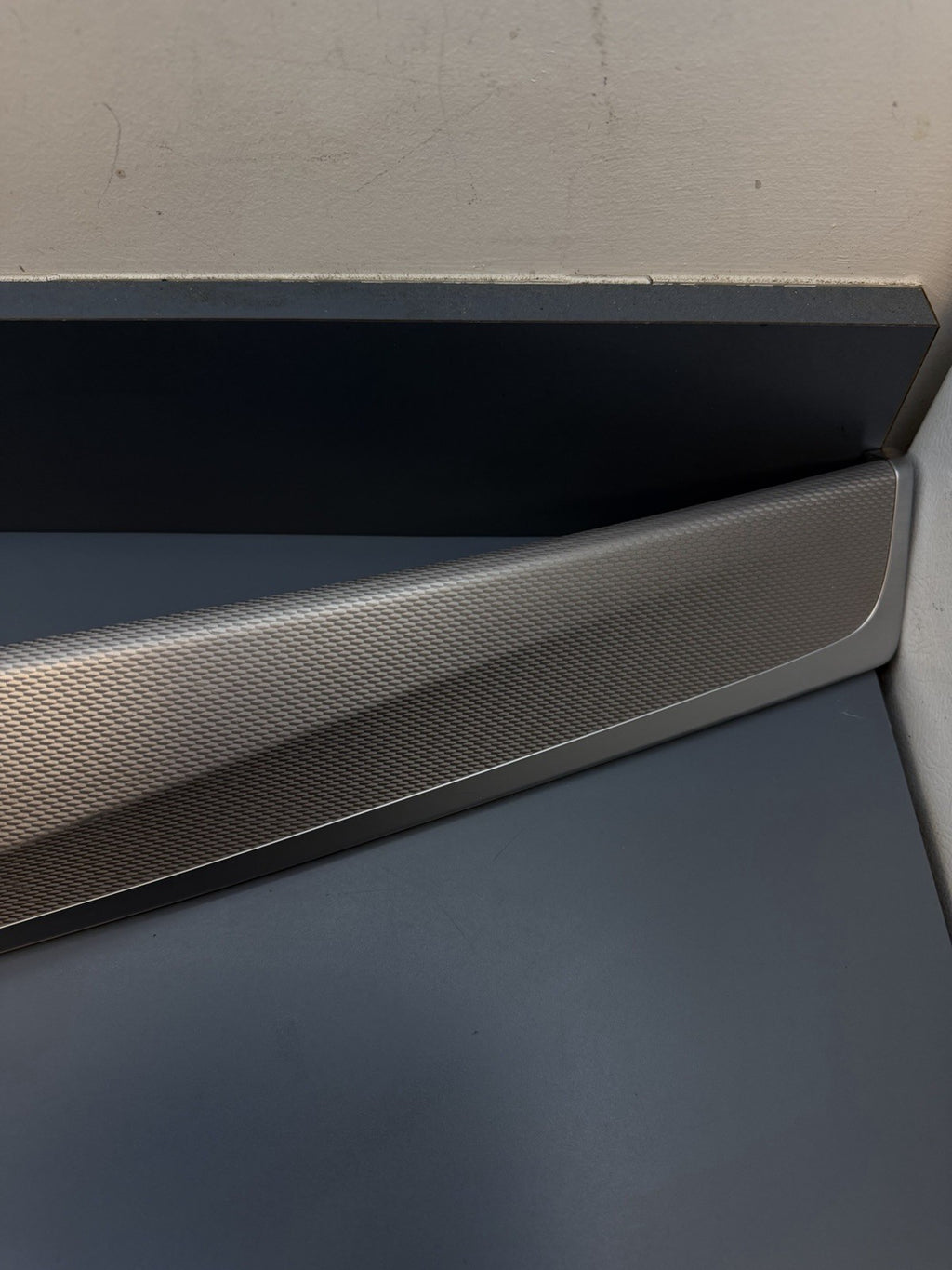 11-15 BMW 535i 528i 550i F10 M5 Right Dash Trim Aluminum Hexagon 9166649