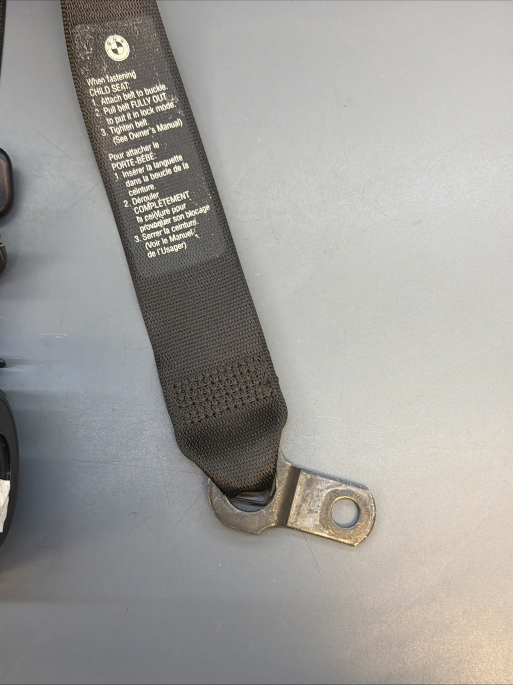 2001-2005 BMW 325i E46 Front Right Side Seat Belt Retractor 7008684 Black OEM