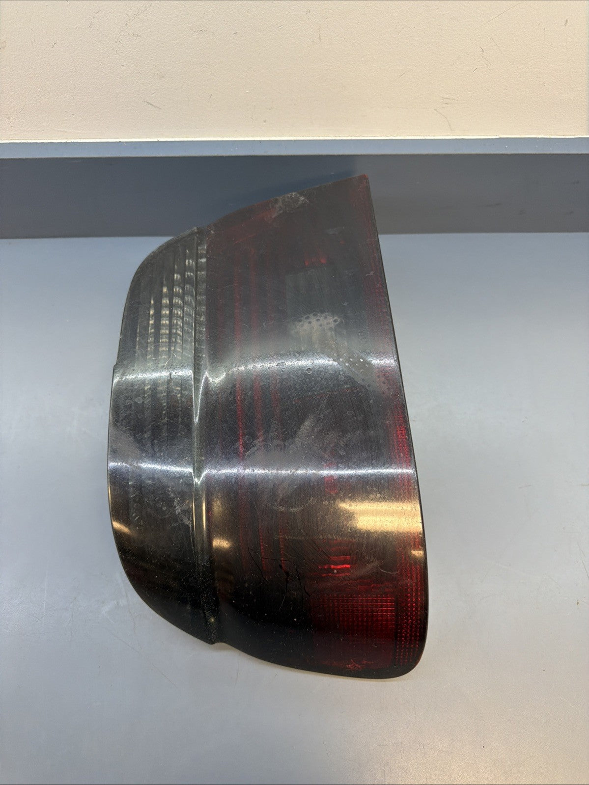 01-03 BMW 5-SERIES E39 REAR LEFT DRIVER TAIL LIGHT LAMP 6902529 TINTED