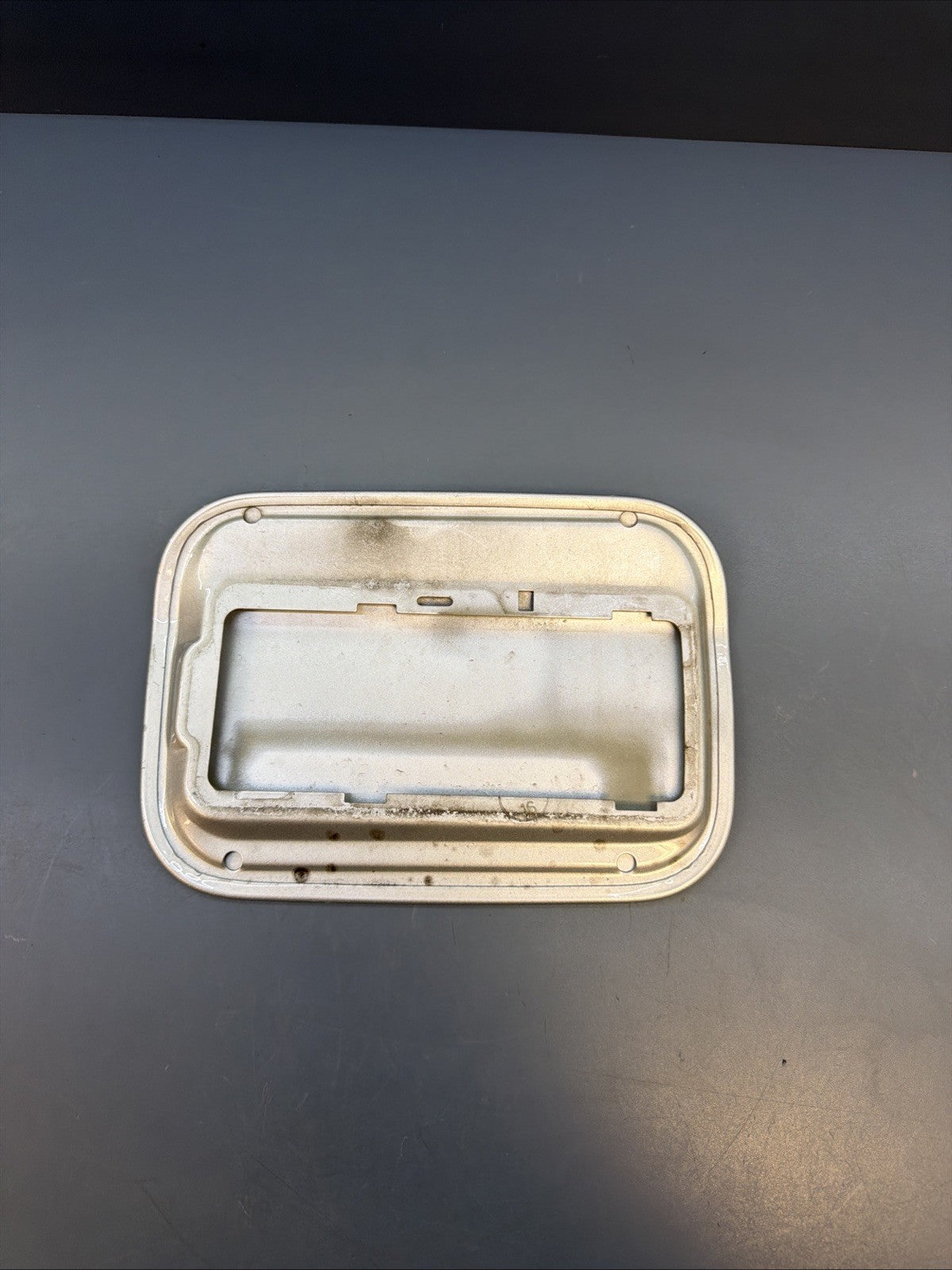 04-10 BMW 535i 528i E60 E61 5 SERIES FUEL FILLER LID DOOR GAS FUEL DOOR SILVER