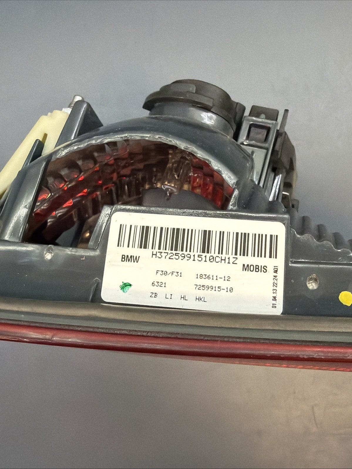 12-2015 BMW F30 3-SERIES REAR INNER LEFT & RIGHT TAIL LIGHT SET 7259915 7259916